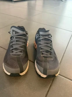 Zwarte On cloud schoenen